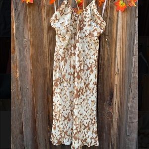 Kenneth Cole women’s halter deep V-neck dress. (B)